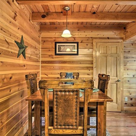 Romantic Cabin With Hot Tub In Pigeon Forge! المظهر الخارجي الصورة