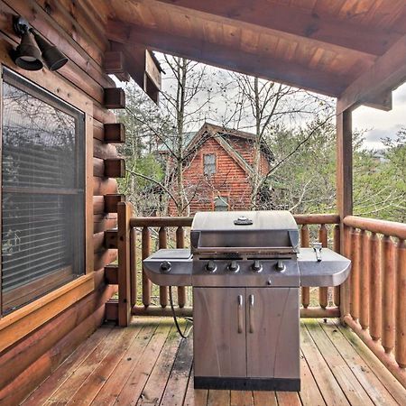 Romantic Cabin With Hot Tub In Pigeon Forge! المظهر الخارجي الصورة