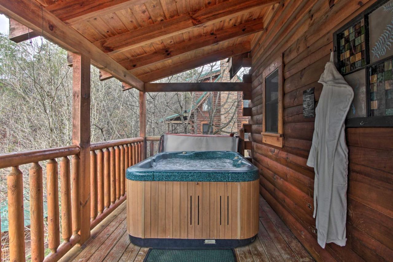 Romantic Cabin With Hot Tub In Pigeon Forge! المظهر الخارجي الصورة