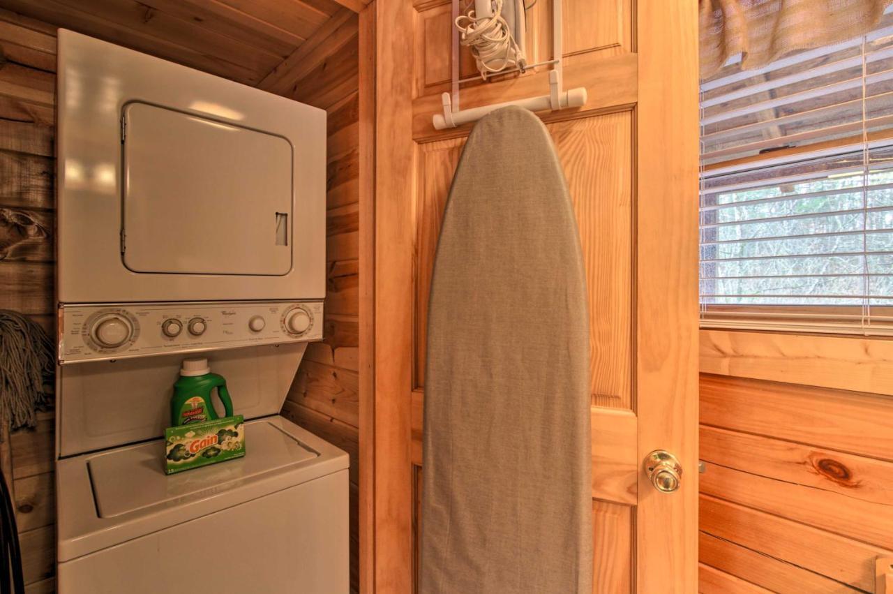 Romantic Cabin With Hot Tub In Pigeon Forge! المظهر الخارجي الصورة